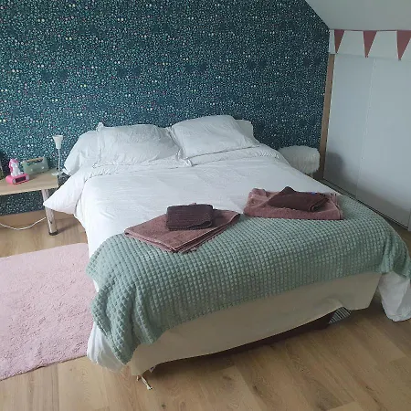 Chambres Dans Maison, A 15 Min Du Circuit בית אירוח Roeze-sur-Sarthe