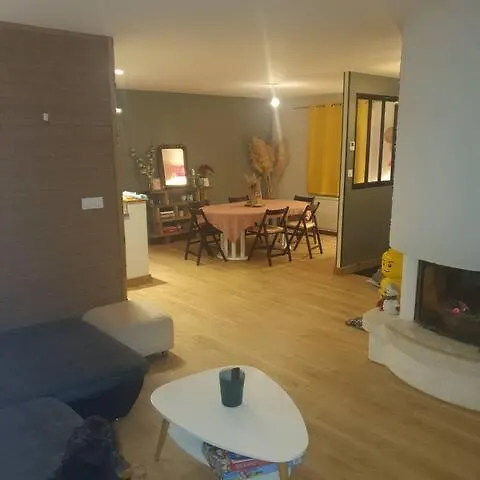 Dans Maison A 15min Du Circuit Des 24h Du Mans Homestay szállás